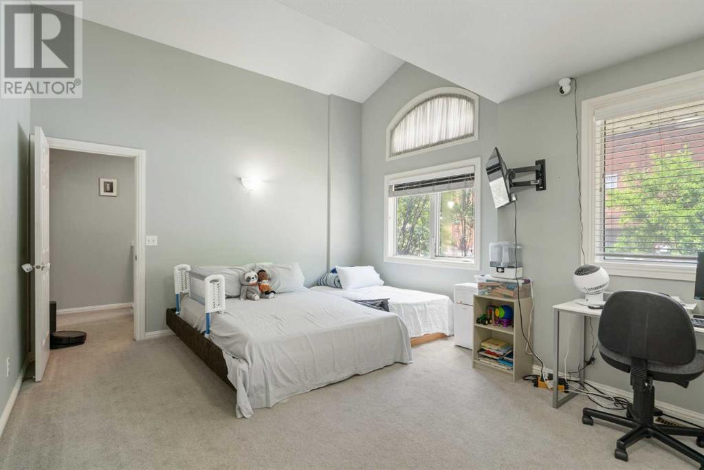 Single Family House for Sale in    Avenue NE Crescent Heights Calgary 