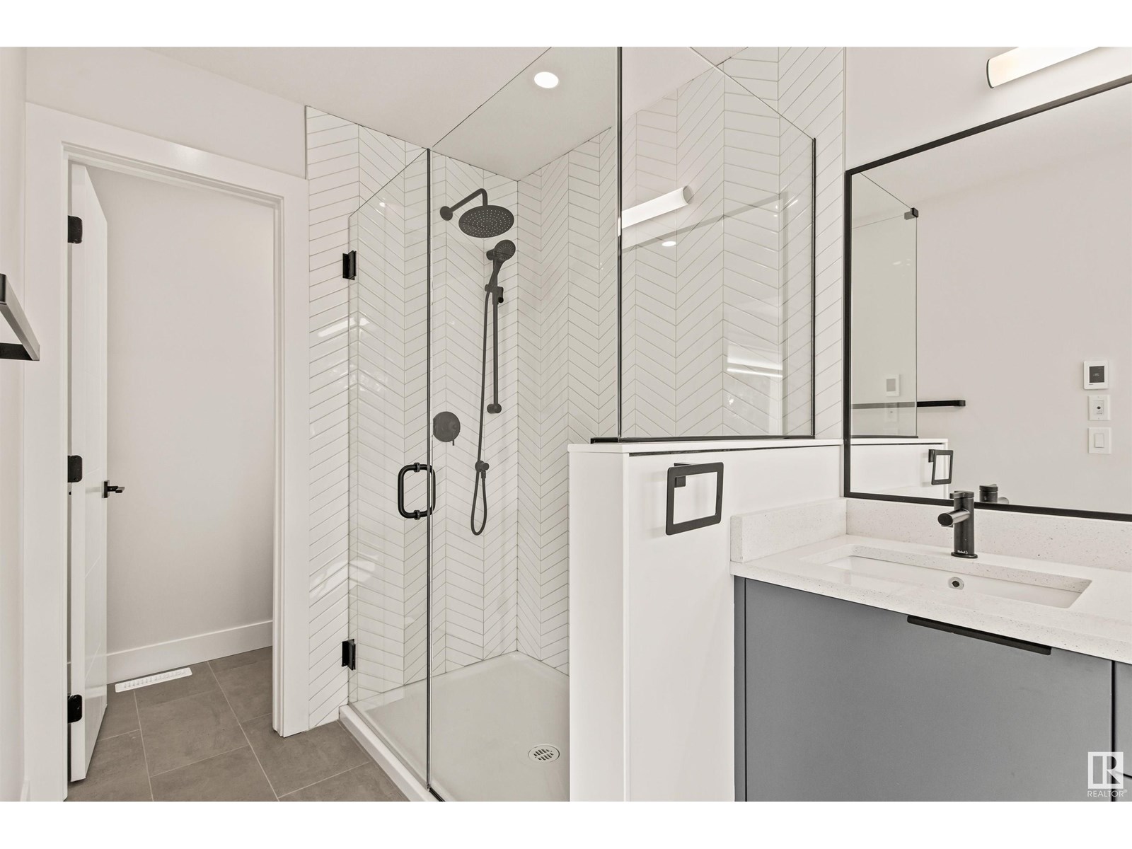 Photo 20 of 8343 Saskatchewan Dr Nw, Edmonton AB