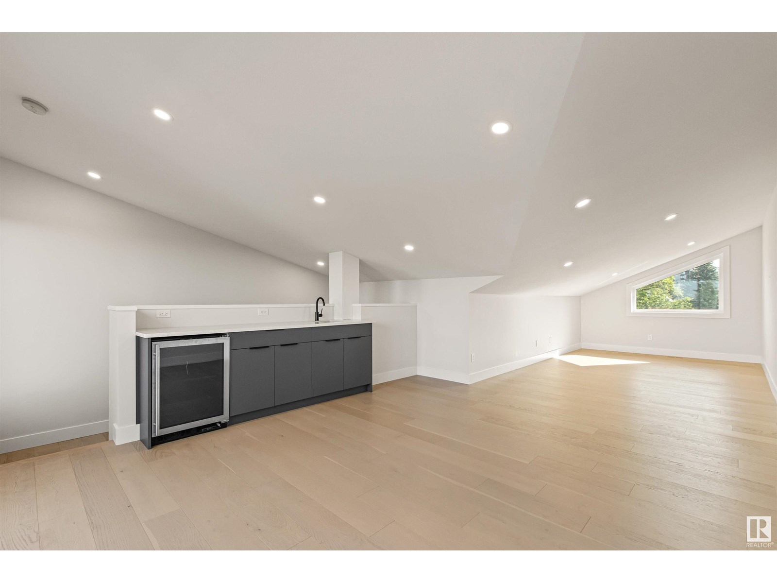 Photo 54 of 8343 Saskatchewan Dr Nw, Edmonton AB