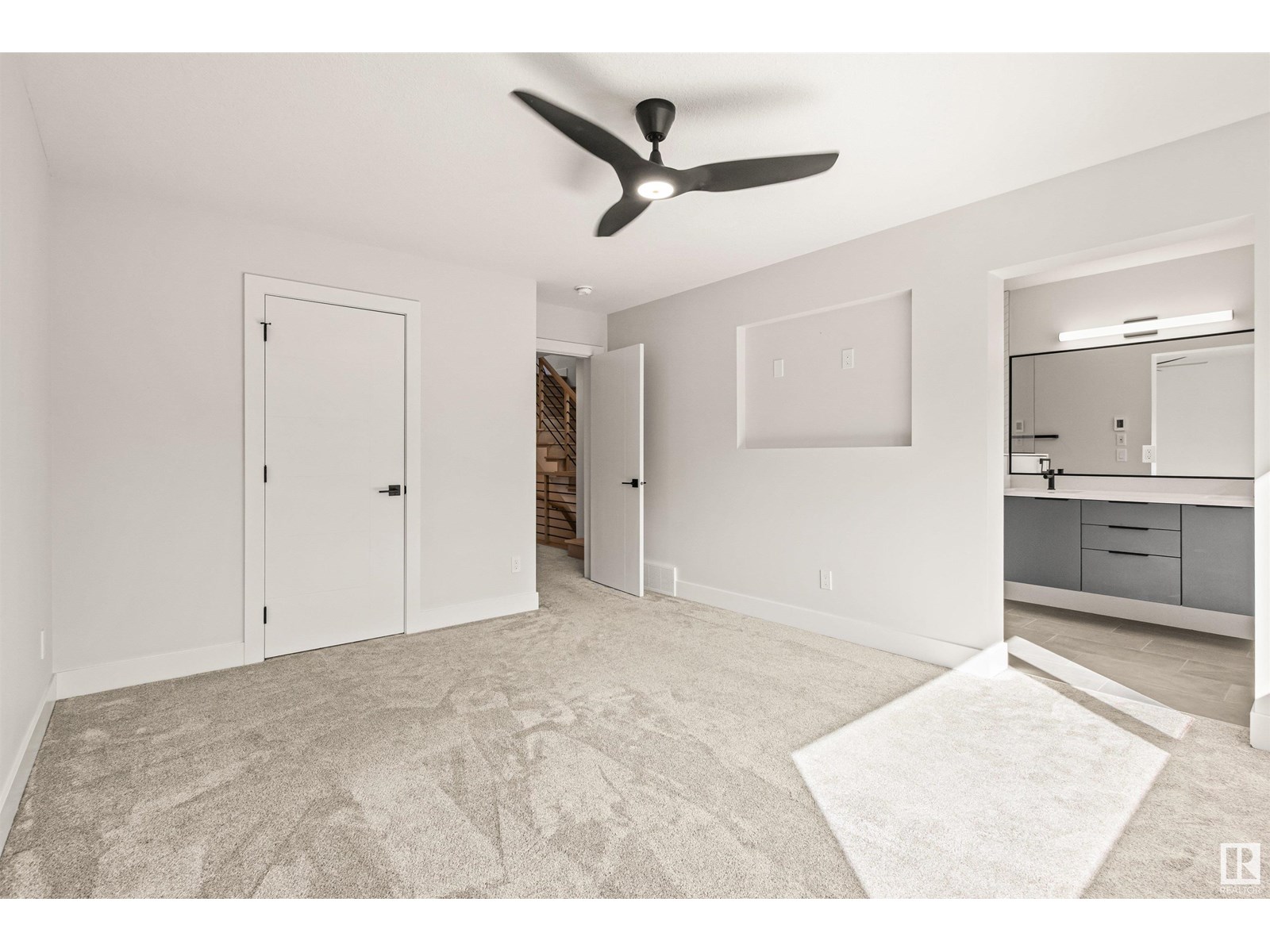 Photo 18 of 8343 Saskatchewan Dr Nw, Edmonton AB