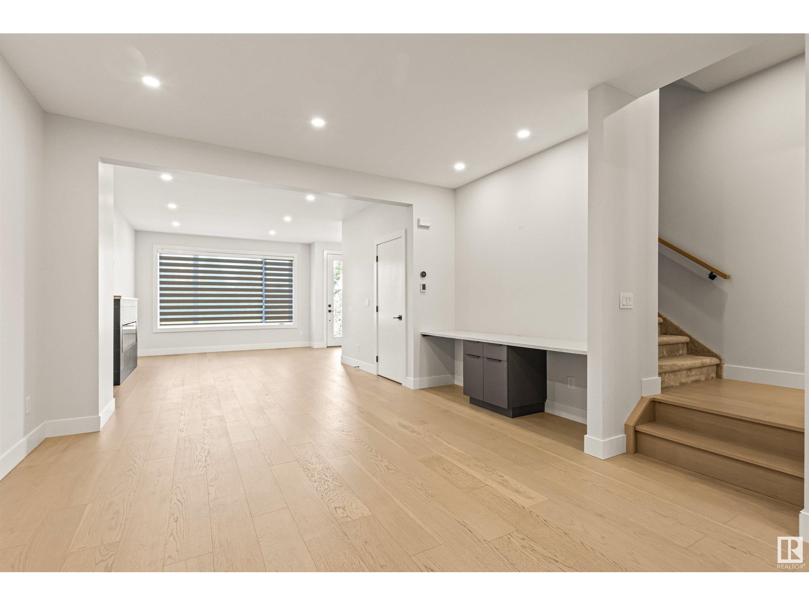Photo 5 of 8343 Saskatchewan Dr Nw, Edmonton AB