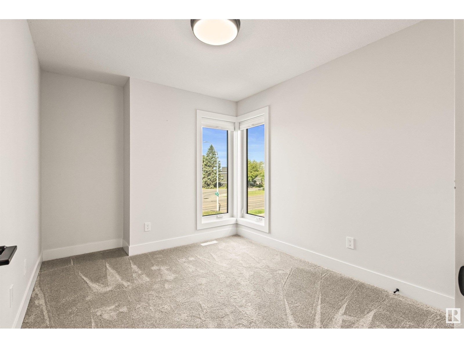 Photo 24 of 8343 Saskatchewan Dr Nw, Edmonton AB