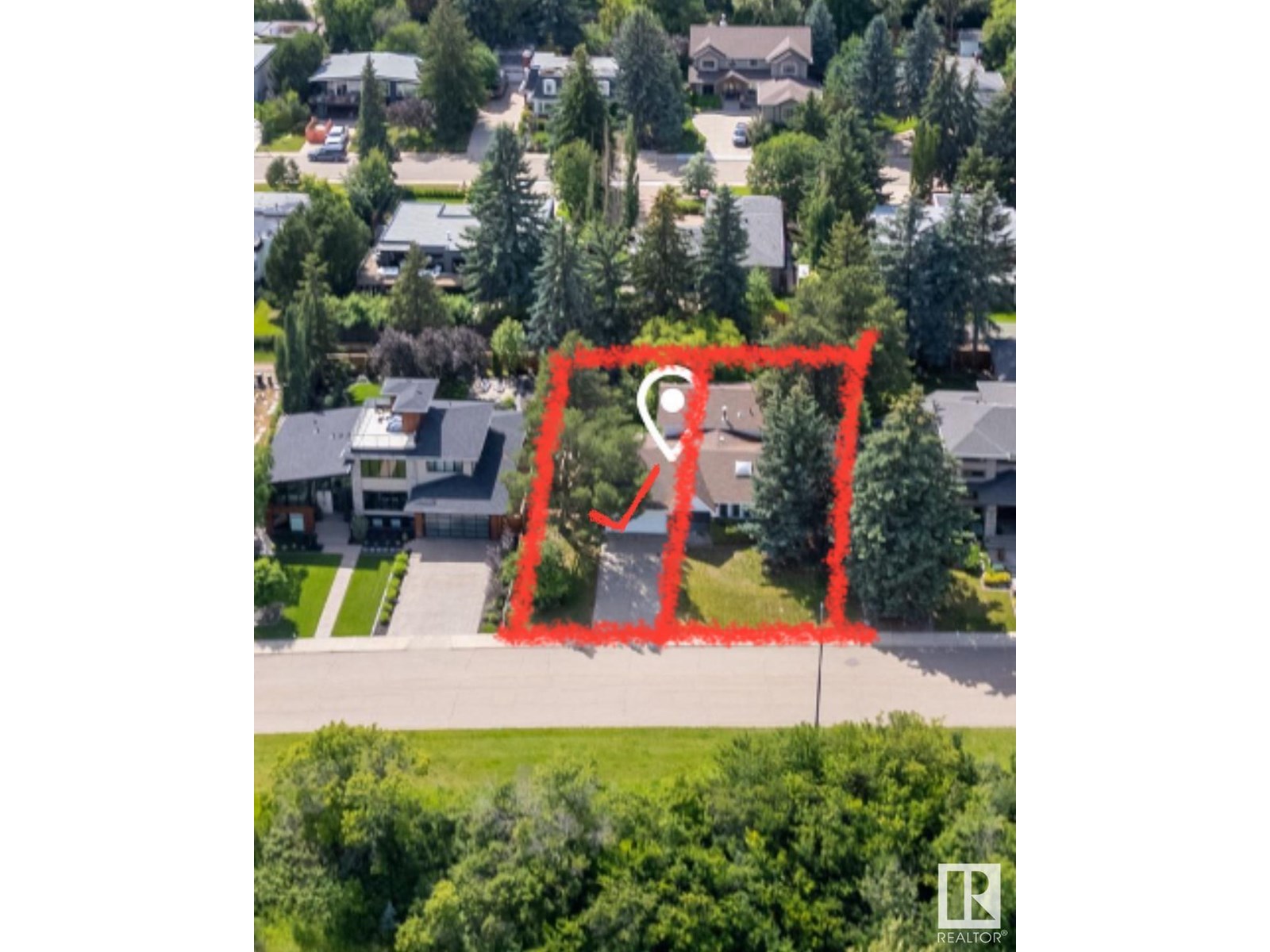 Photo 7 of 8404 134 St Nw, Edmonton AB