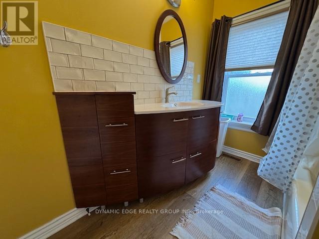 Photo 6 of 484 Hamilton Road, London East ON