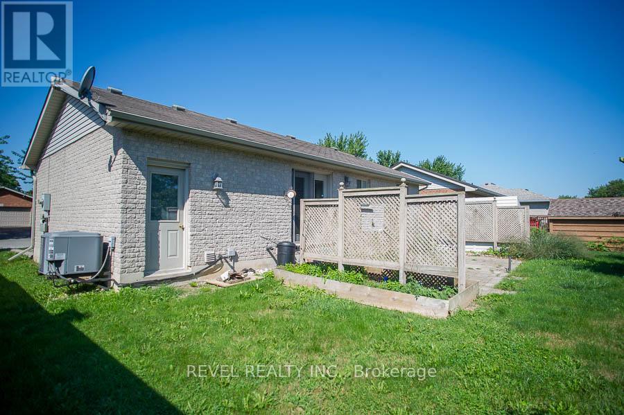 Photo 18 of 6 Geoffery Road, Norfolk ON