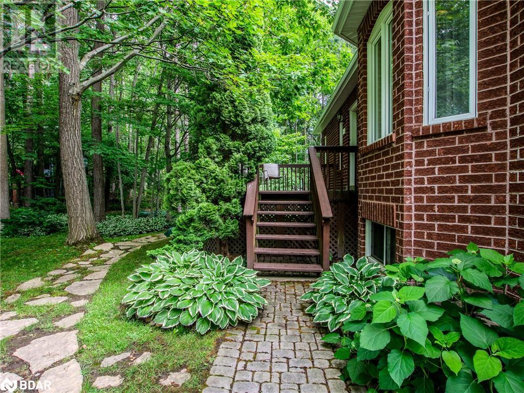 Photo 19 of 68 Alana Drive, Springwater ON