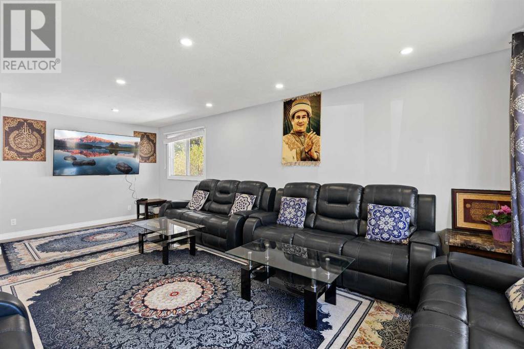 Single Family House for Sale in  Whitefield Crescent NE Whitehorn Calgary 