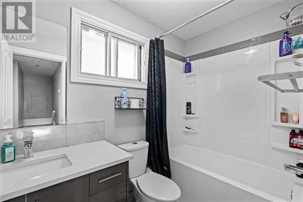 Single Family House for Sale in  Whitefield Crescent NE Whitehorn Calgary 