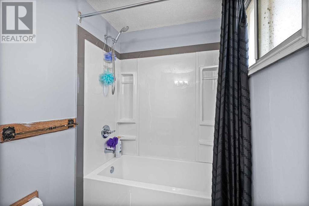 Single Family House for Sale in  Whitefield Crescent NE Whitehorn Calgary 