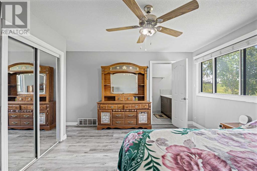 Single Family House for Sale in  Whitefield Crescent NE Whitehorn Calgary 