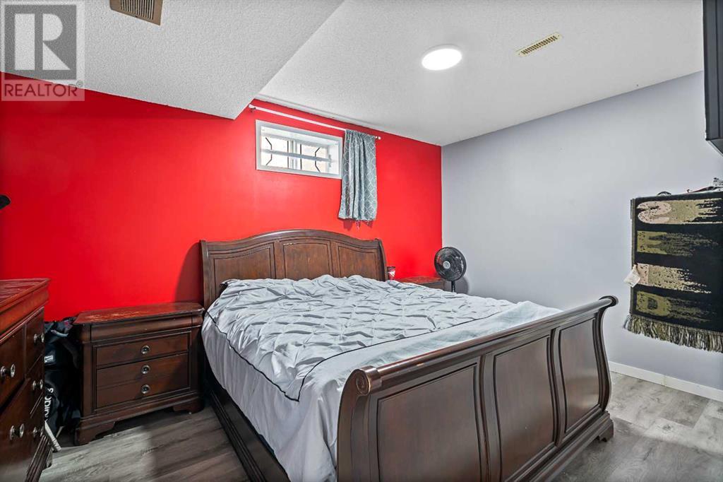 Single Family House for Sale in  Whitefield Crescent NE Whitehorn Calgary 