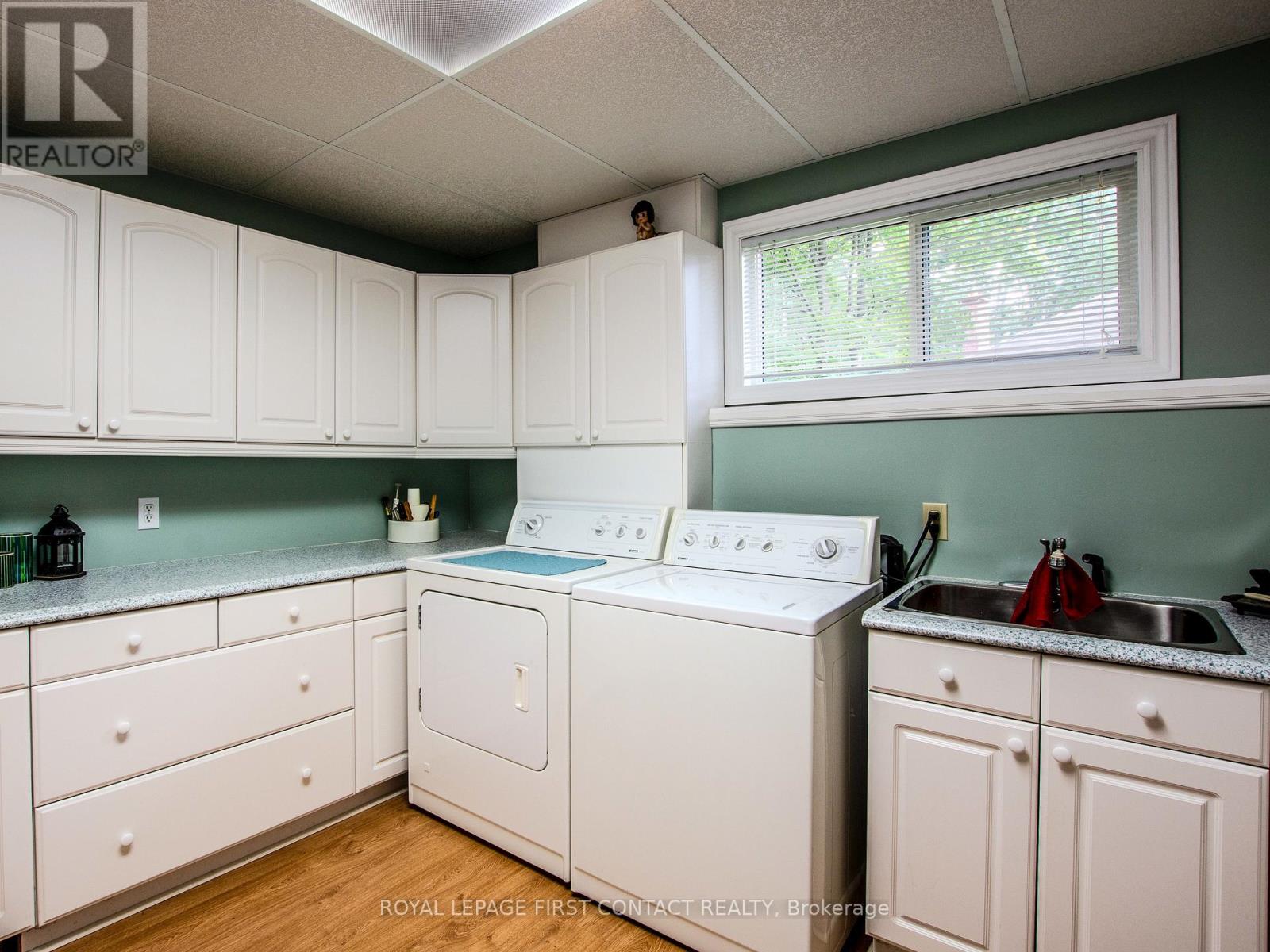 Photo 16 of 68 Alana Drive, Springwater ON