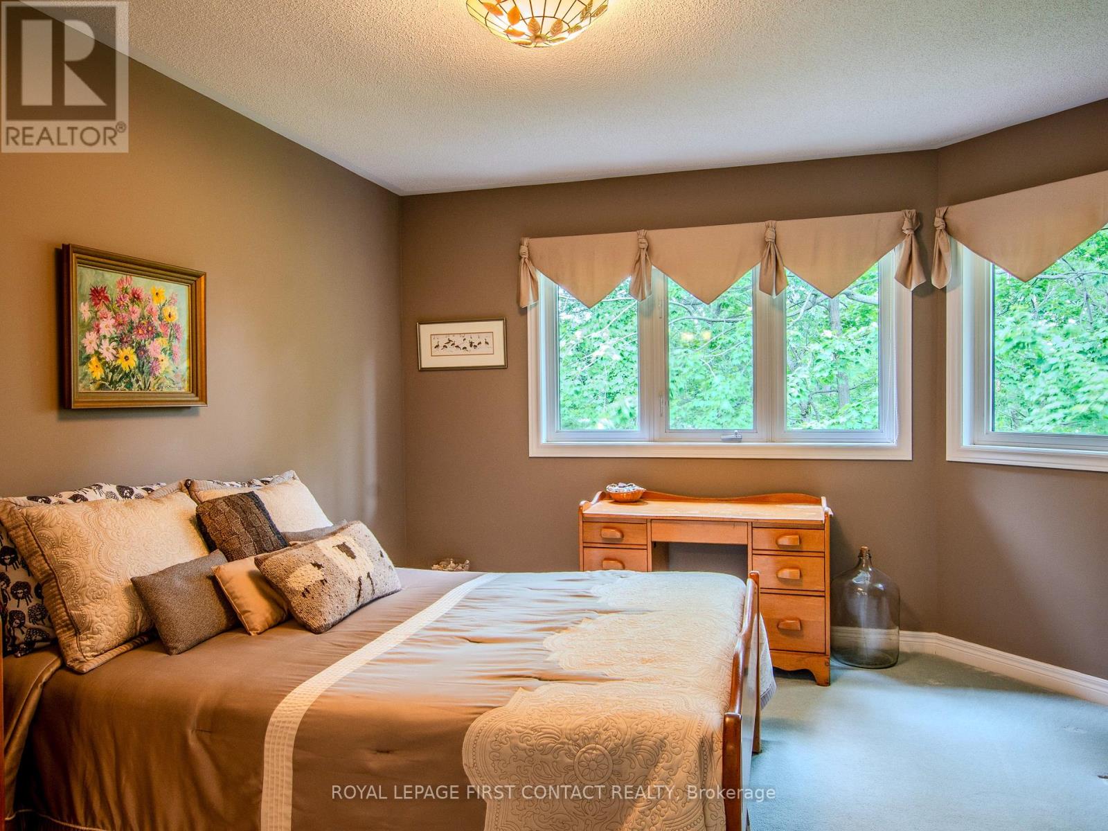 Photo 30 of 68 Alana Drive, Springwater ON