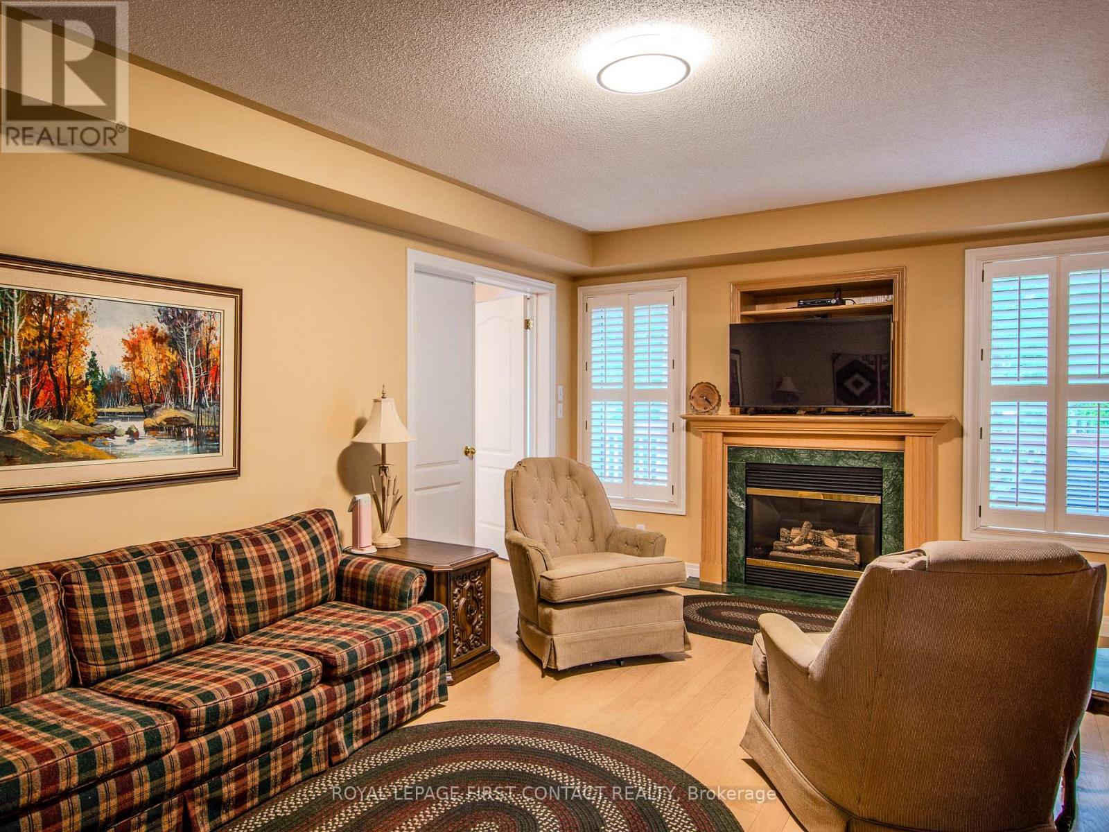 Photo 20 of 68 Alana Drive, Springwater ON