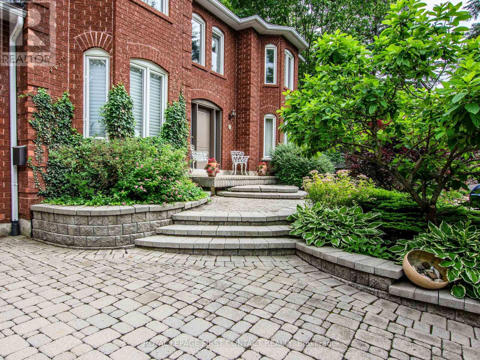 Photo 5 of 68 Alana Drive, Springwater ON
