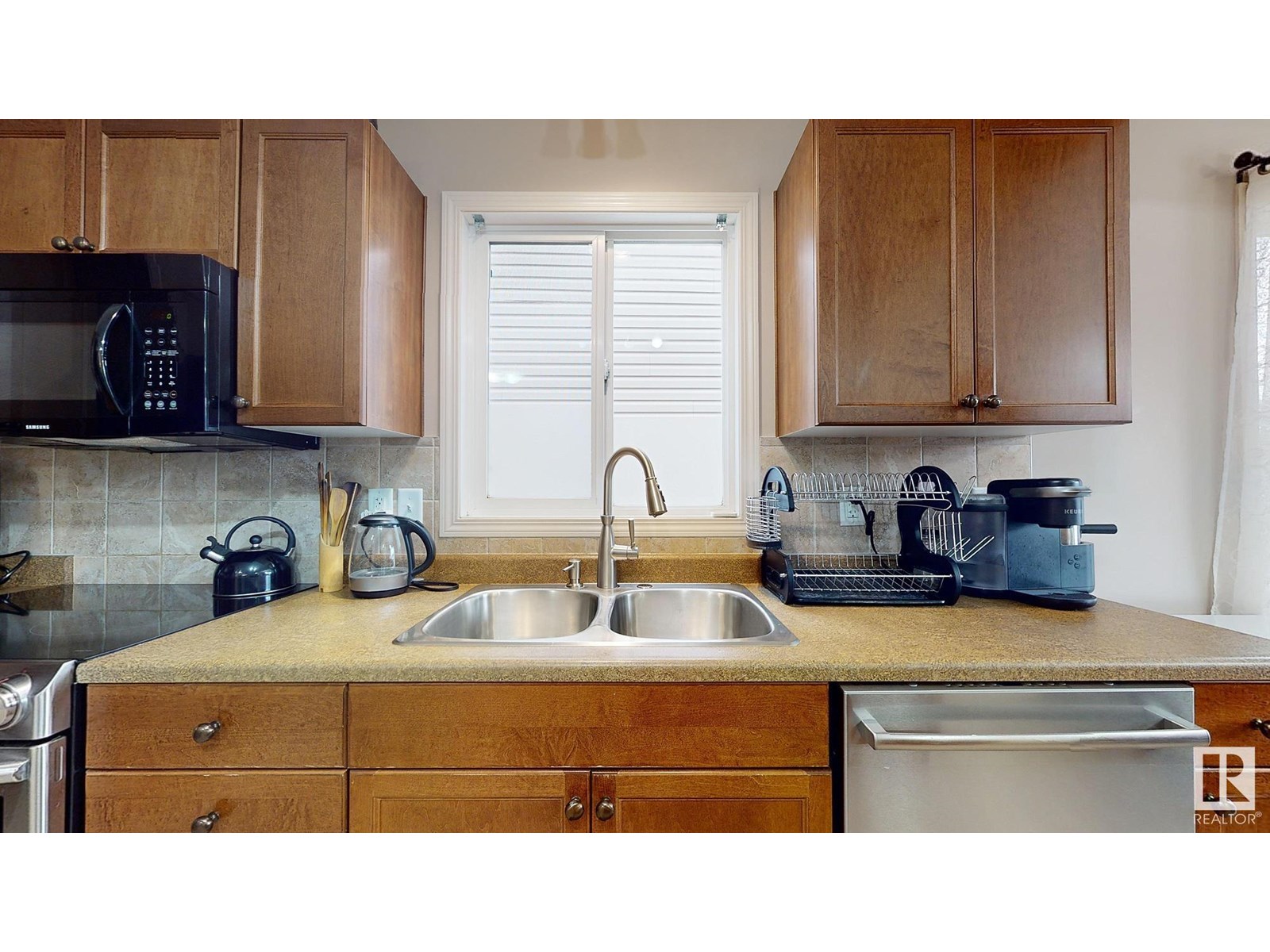 Photo 16 of 8740 180 Av Nw, Edmonton AB