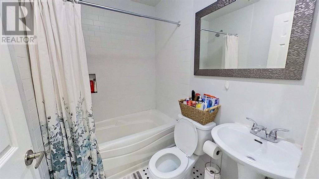 Single Family House for Sale in  Evanston Square NW Evanston Calgary 