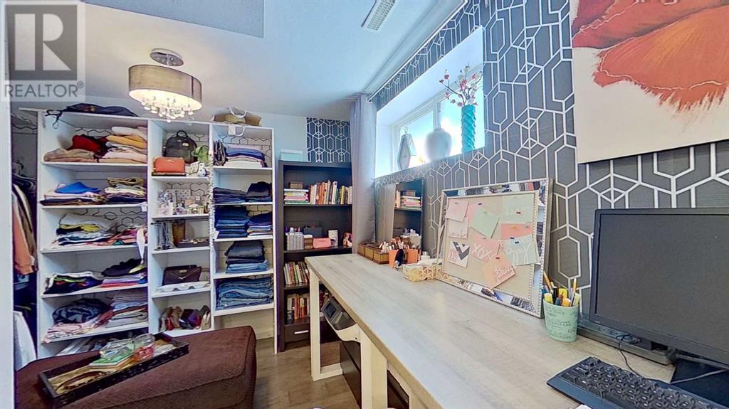 Single Family House for Sale in  Evanston Square NW Evanston Calgary 