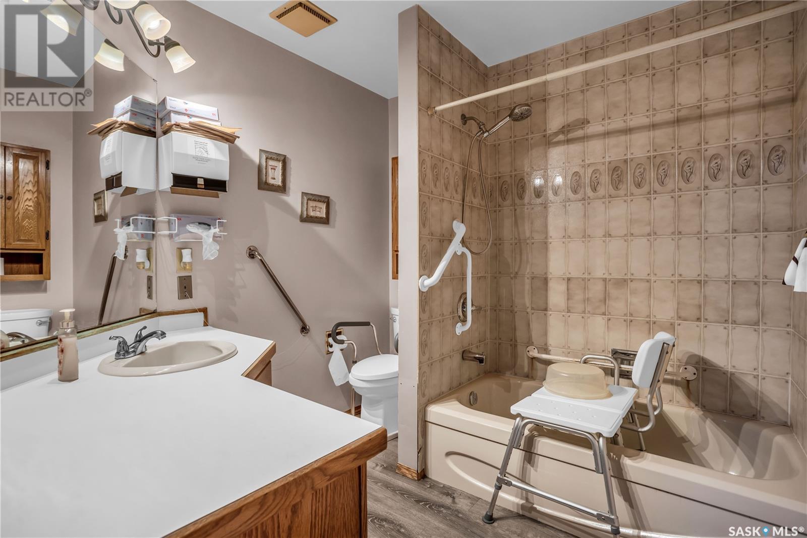 Photo 9 of 226 Hansen Drive, Regina SK