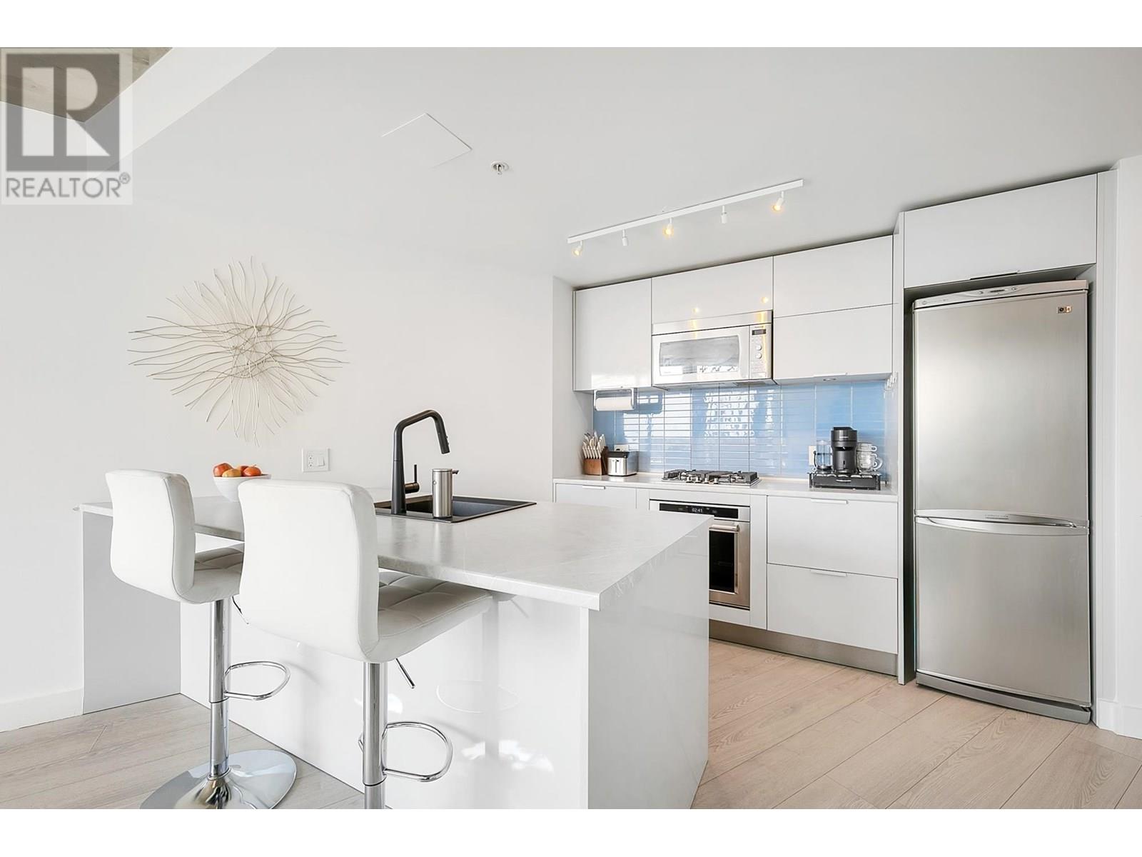 Photo 3 of 3209 128 W Cordova Street, Vancouver BC