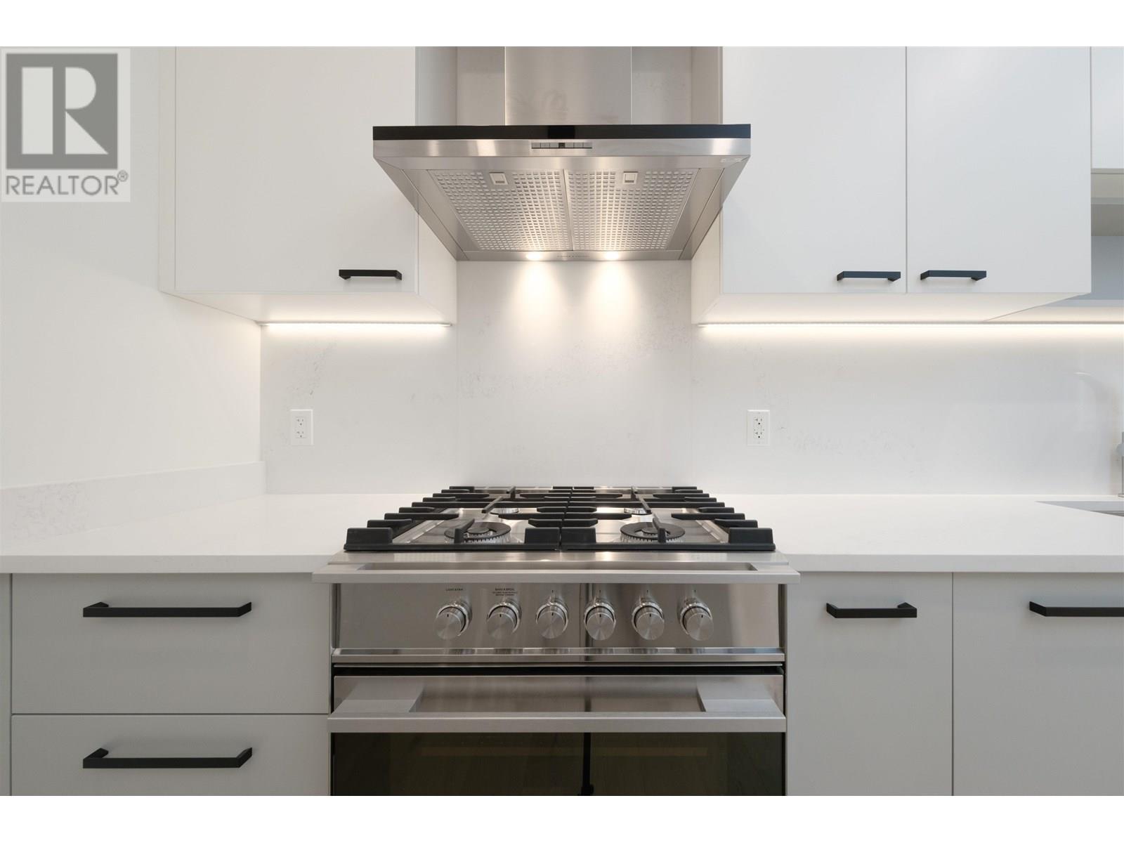 3172 W 26TH AVENUE, Vancouver