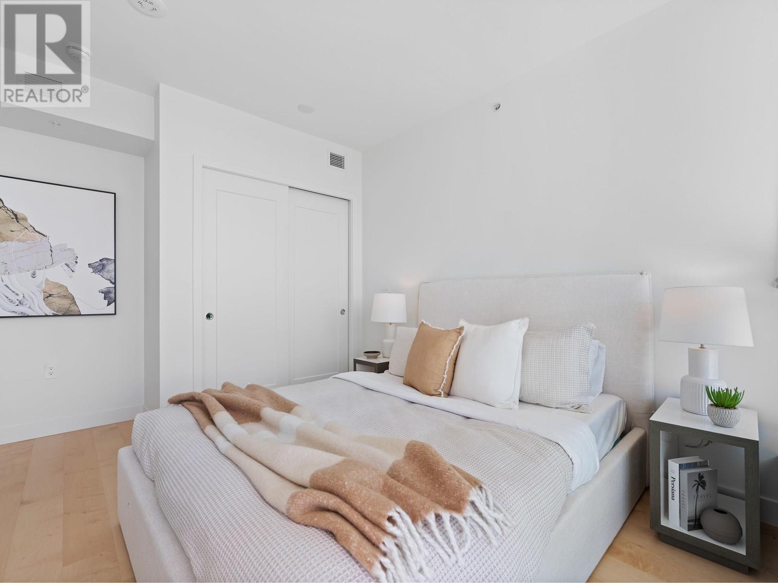 Photo 15 of 407 135 E 13 Street, North Vancouver BC