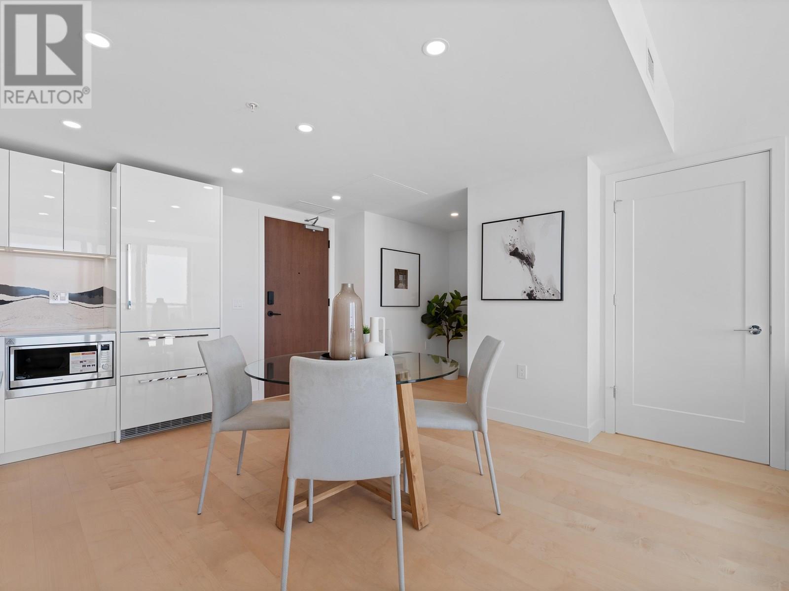 Photo 20 of 407 135 E 13 Street, North Vancouver BC