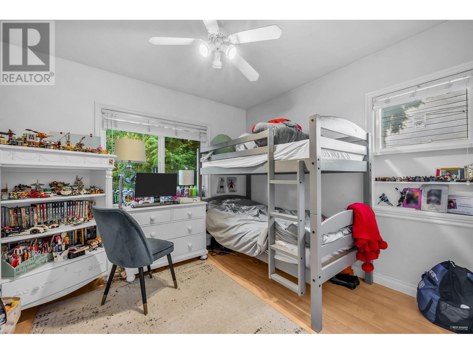 Photo 10 of 1052 Montroyal Boulevard, North Vancouver BC