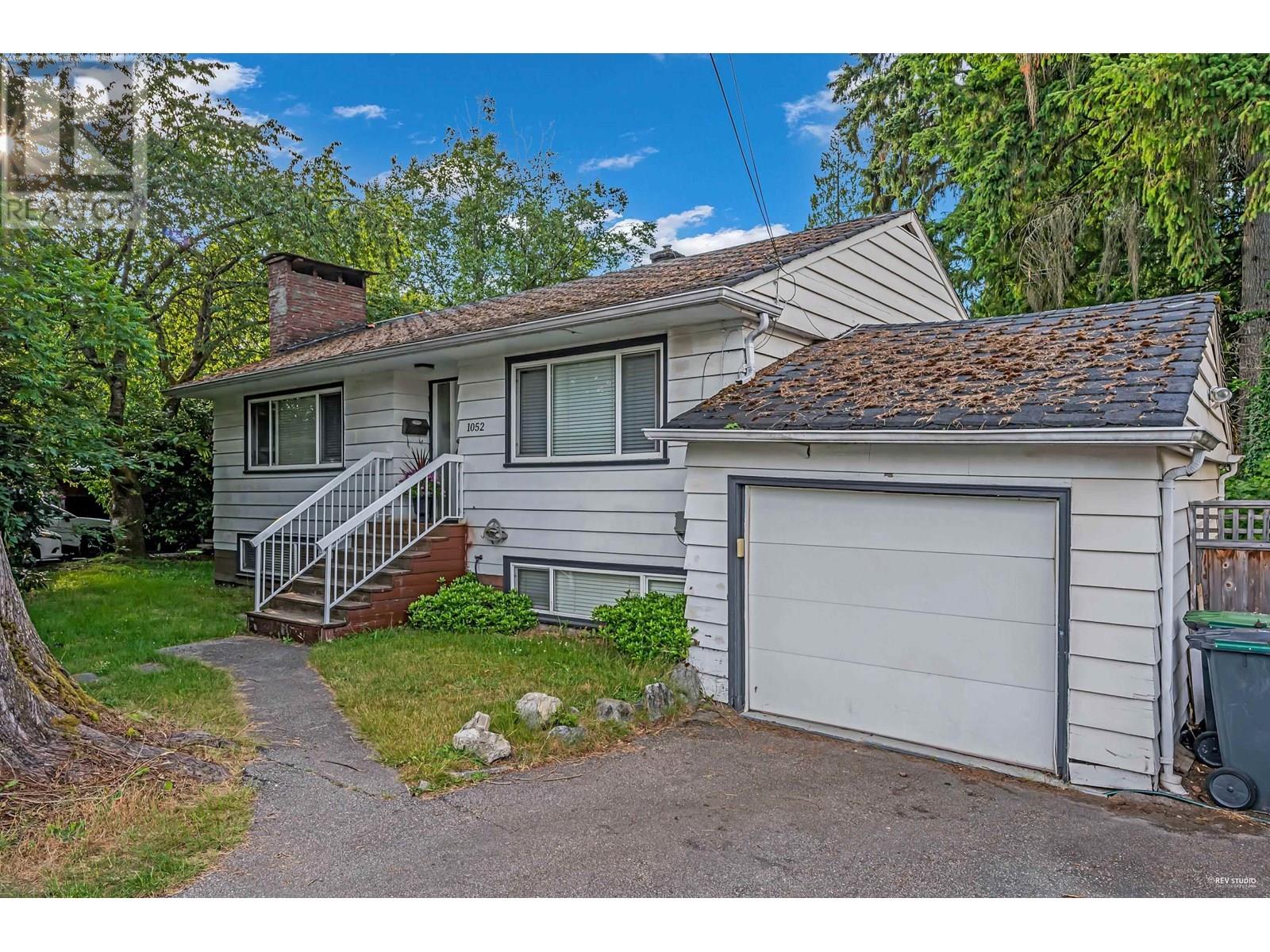 Photo 22 of 1052 Montroyal Boulevard, North Vancouver BC