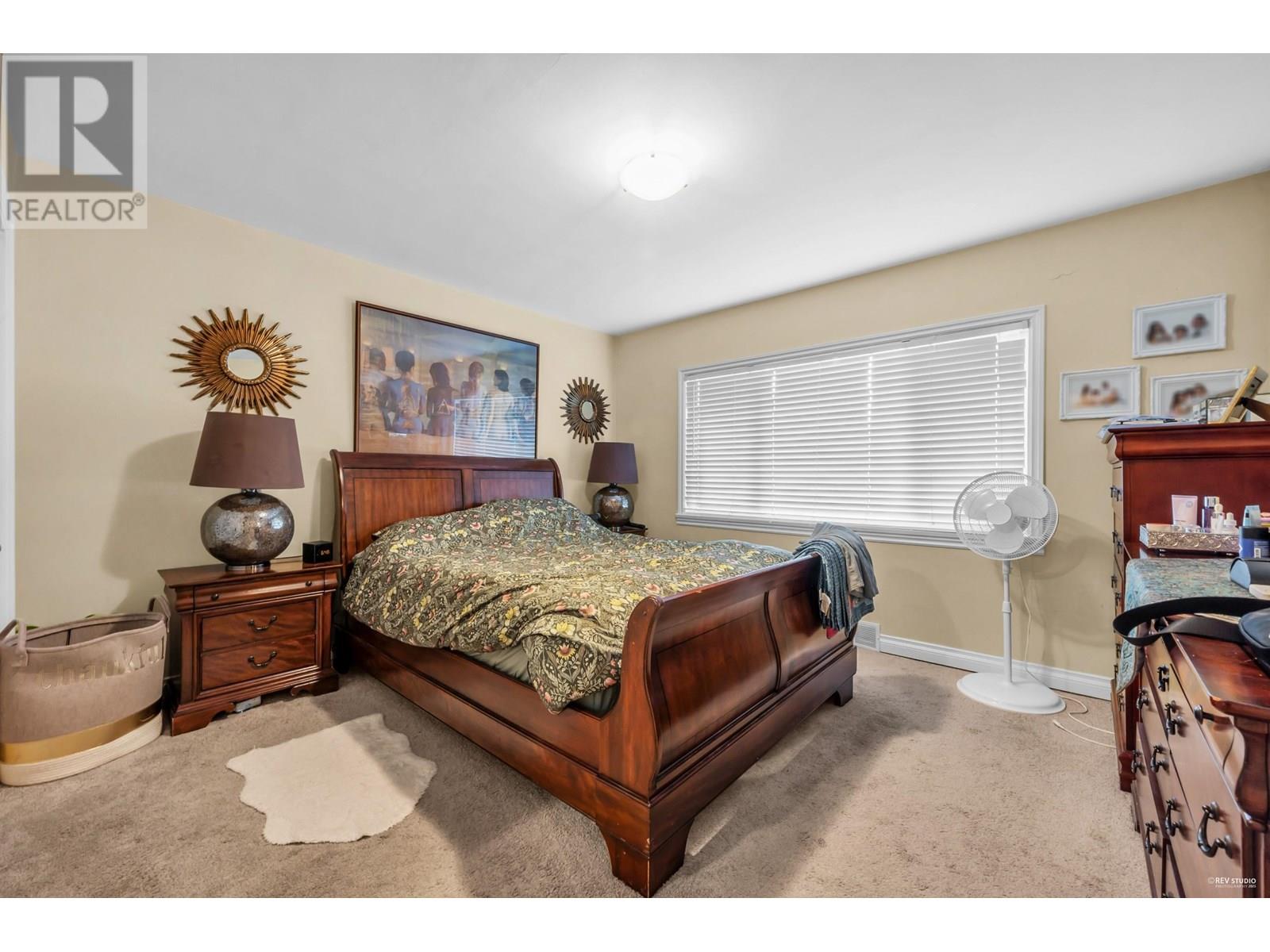 Photo 9 of 1052 Montroyal Boulevard, North Vancouver BC