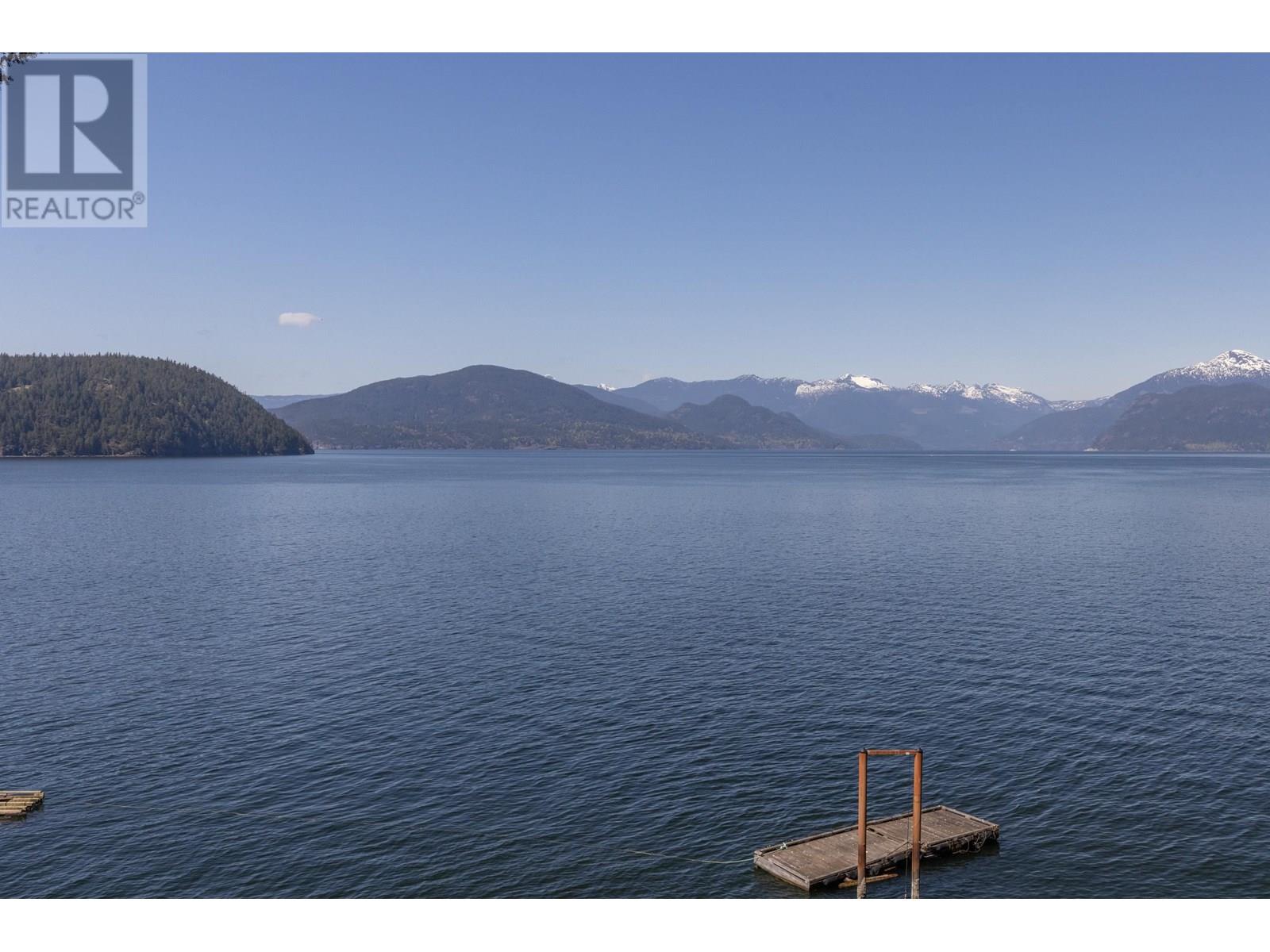 Photo 5 of 4 Strachan Point Road, West Vancouver BC