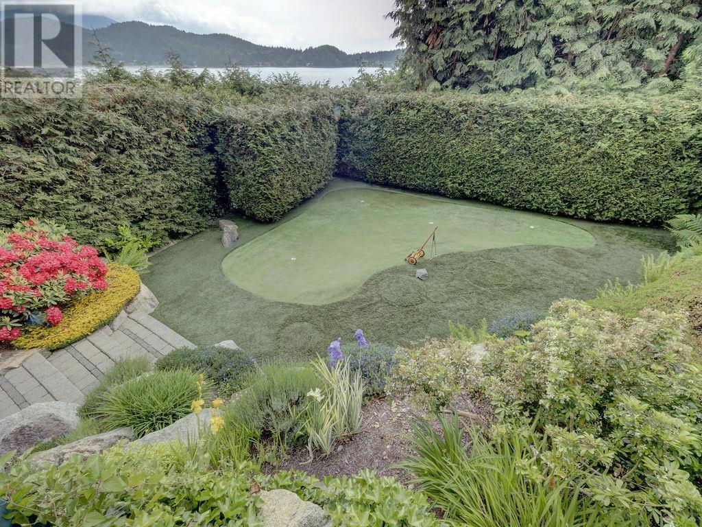 481 CENTRAL AVENUE, Gibsons