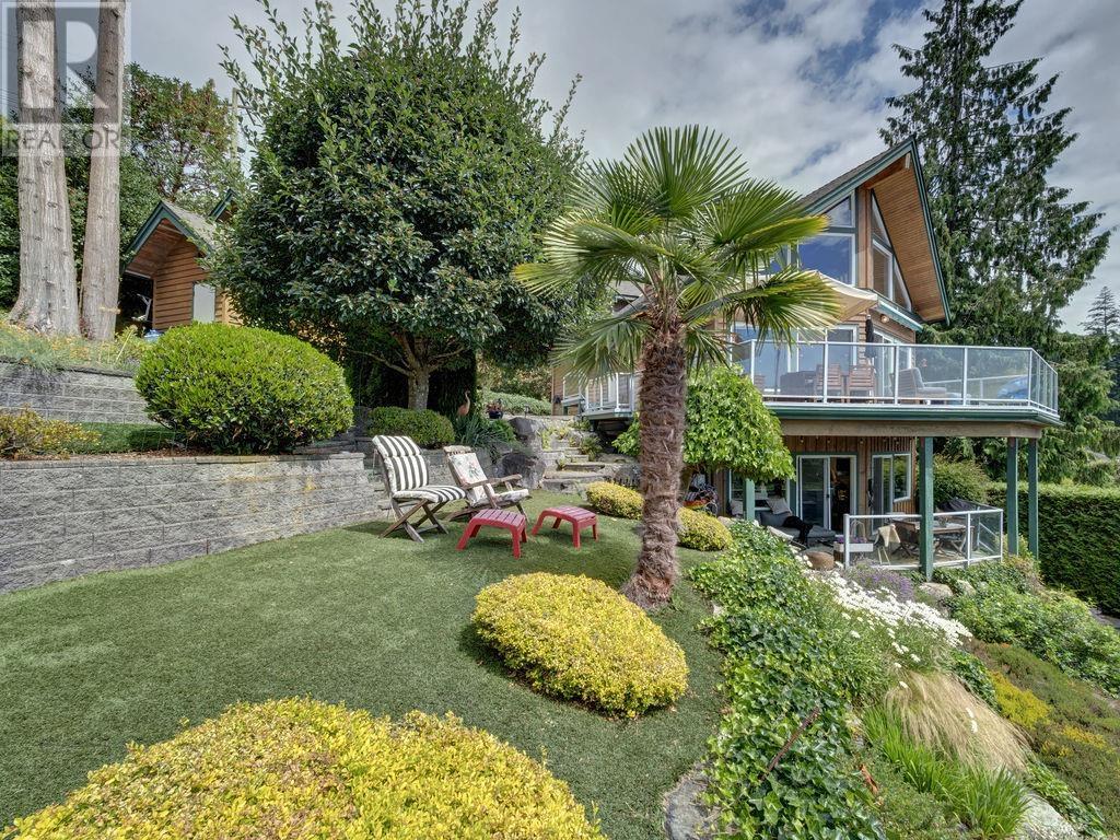 481 CENTRAL AVENUE, Gibsons