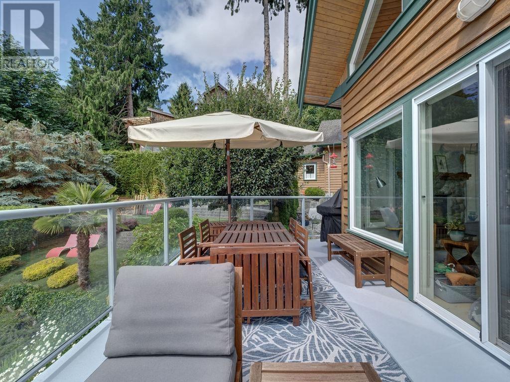 481 CENTRAL AVENUE, Gibsons