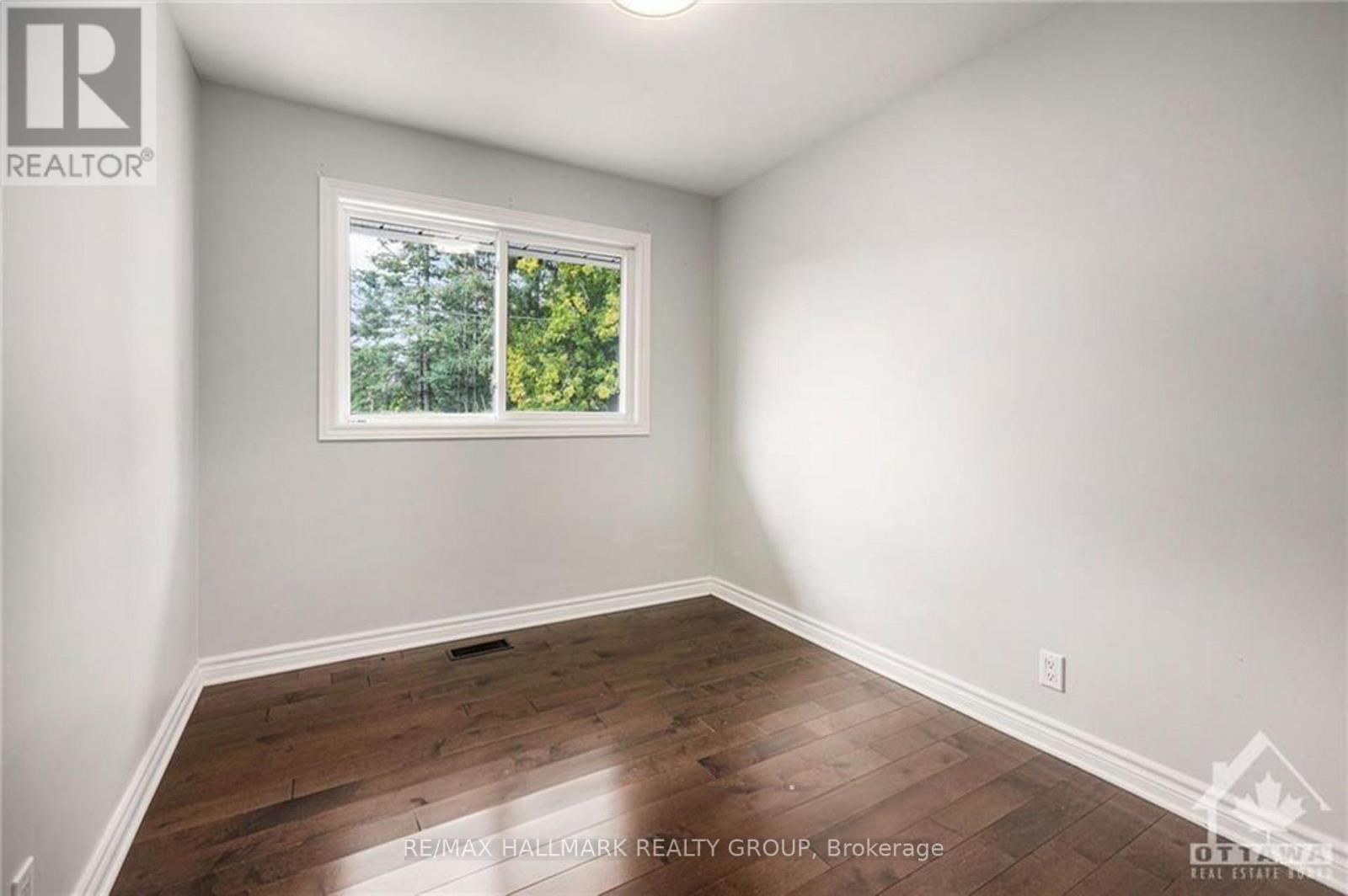 Photo 12 of 1680 Fisher Avenue, Ottawa ON