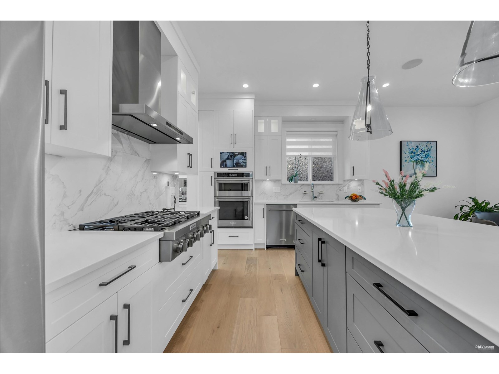 Photo 3 of 878 163 A Street, Surrey BC