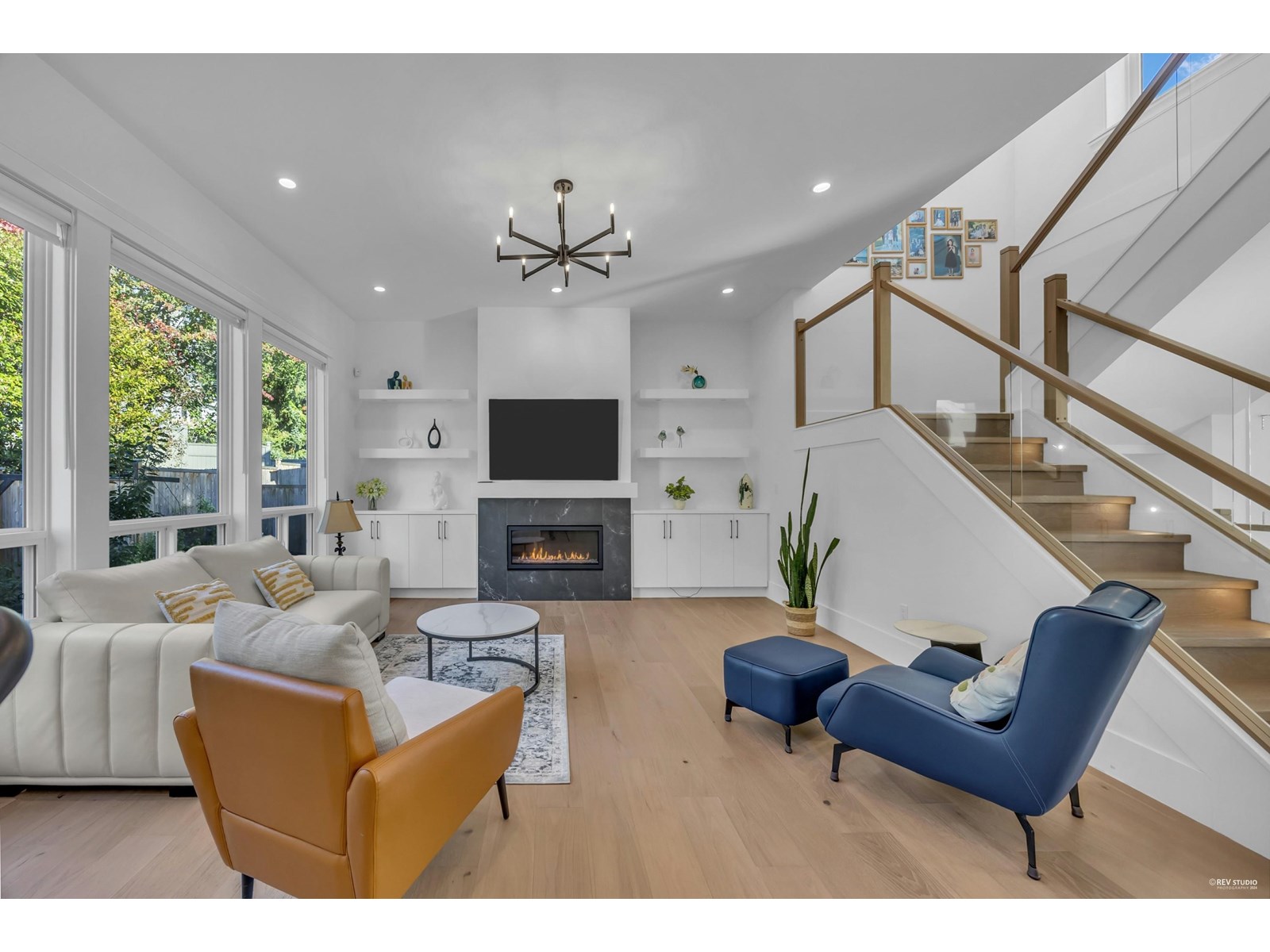 Photo 4 of 878 163 A Street, Surrey BC