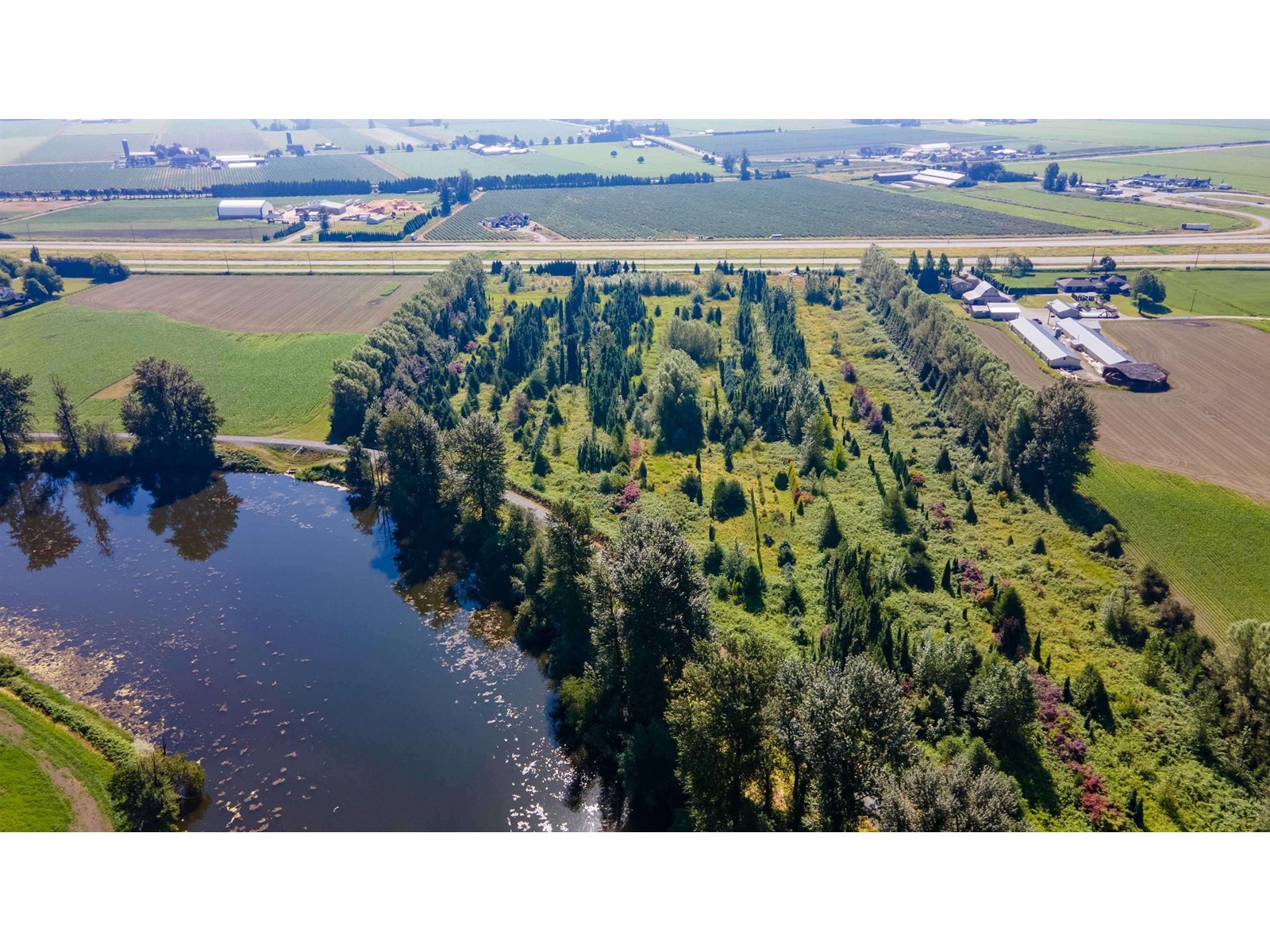 Photo 11 of 39881 North Parallel Road, Abbotsford BC