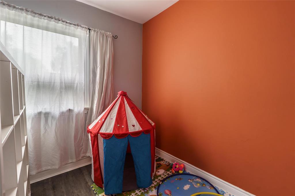 Photo 15 of 143 Enfield Crescent, Winnipeg MB