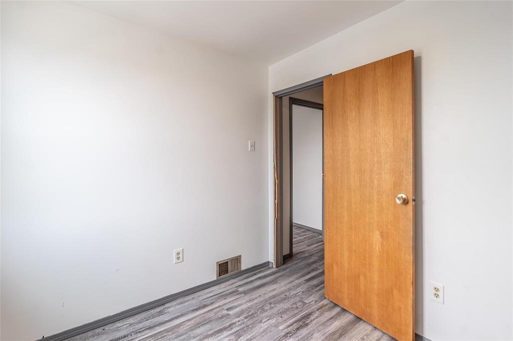 Photo 20 of 1464 Alexander Avenue, Winnipeg MB