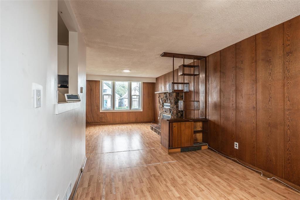 Photo 2 of 1464 Alexander Avenue, Winnipeg MB