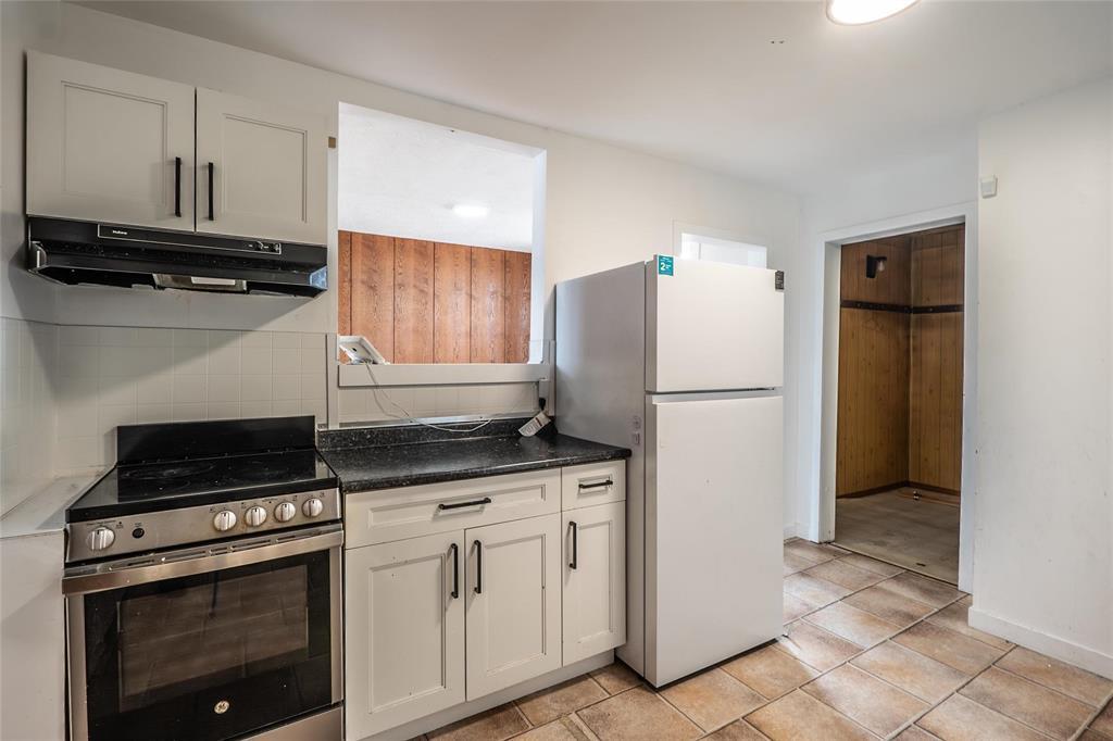 Photo 4 of 1464 Alexander Avenue, Winnipeg MB