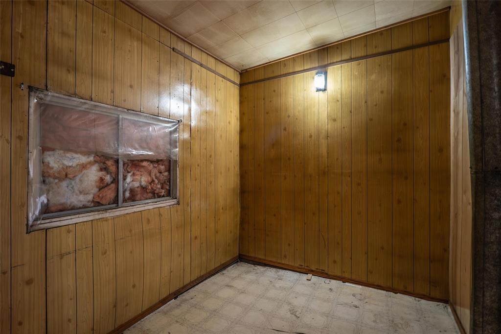 Photo 6 of 1464 Alexander Avenue, Winnipeg MB