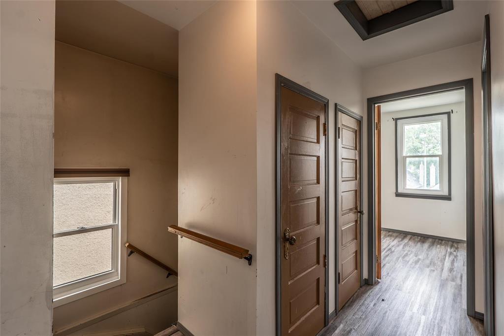 Photo 5 of 1464 Alexander Avenue, Winnipeg MB