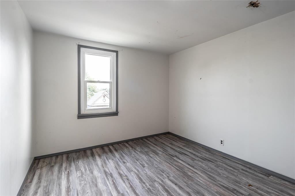 Photo 29 of 1464 Alexander Avenue, Winnipeg MB