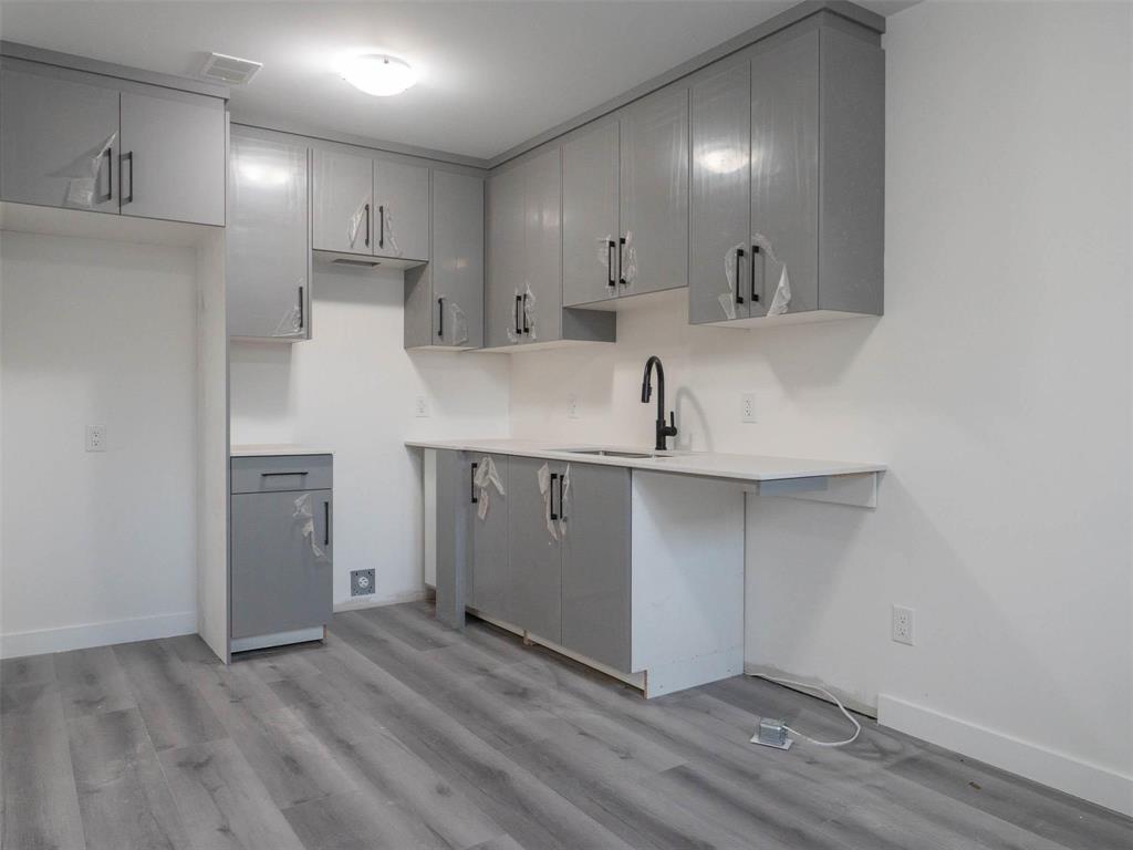 Photo 31 of 381 Martin Avenue W, Winnipeg MB