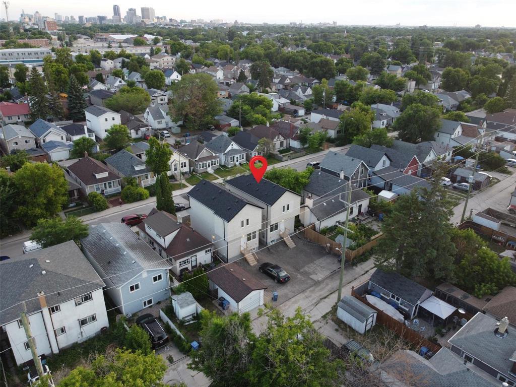 Photo 11 of 381 Martin Avenue W, Winnipeg MB