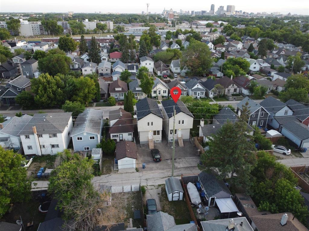 Photo 15 of 381 Martin Avenue W, Winnipeg MB