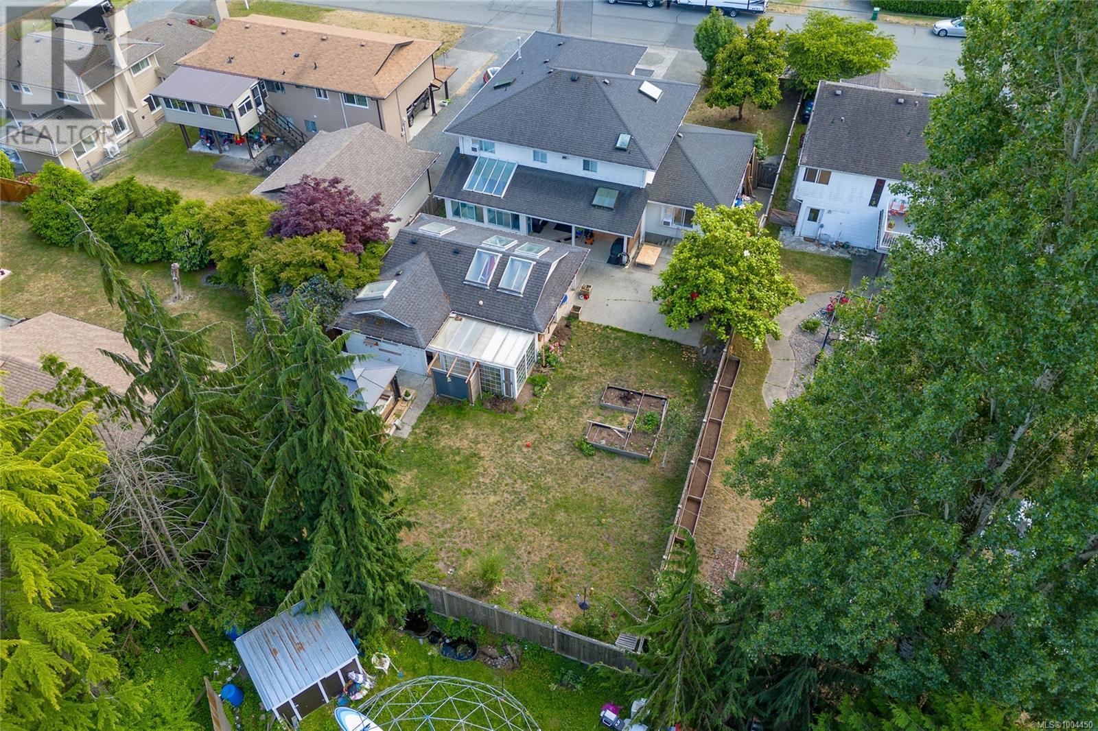 Photo 32 of 1828 Latimer Rd, Nanaimo BC