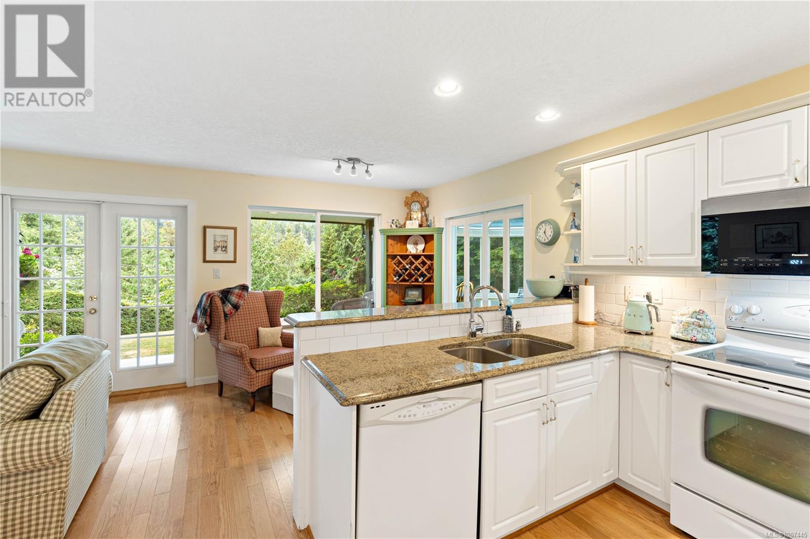 Photo 48 of 1651 Abbey Rd, Qualicum Beach BC